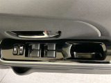 運転席パワ-ウインドウはオ-トパワ-ウインドウとなっております。