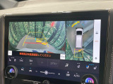 【パノラミックビューモニター】専用のカメラにより、上から見下ろしたような視点で360度クルマの周囲を確認することができます☆死角部分も確認しやすく、狭い場所での切り返しや駐車もスムーズに行えます。