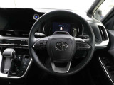 各操作スイッチなどもハンドルから手を放すことなく操作可能で安全運転に支援いたします!