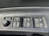 全席パワーウインドです。ドアミラーの格納調整も行えます!