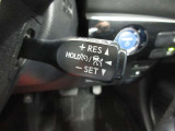 ミリ波レーダーと単眼カメラで、車速に応じた車間距離を保ちながら追従走行を支援します。(全車速追従機能付)
