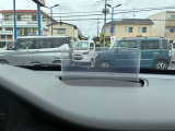 ヘッドアップディスプレイで安全運転