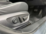 パワーシート搭載。微妙な調整が手軽にでき、ピッタリのポジションで運転することが可能です。