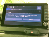 画面上でBluetooth機器との接続状況を確認でき、対応機器の追加も案内に沿って進められます。音量調整用のダイヤルやホームボタンも備わり、日常の操作に便利な使いやすいオーディオ画面です。