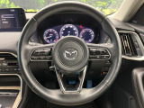 【純正革巻きステアリング】上質な革を使用することで、手にしっかり馴染みとても運転しやすいハンドルです♪