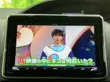 停車中に、地上デジタル放送を楽しめるTV機能。休憩時間などに、番組を視聴してリラックスできます。快適な時間を過ごせます。