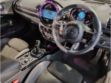 MINIのインテリアは初代から一貫してクラシックMINIのインテリアをモチーフにしております。