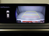 バックモニター装着車は後退時の強い味方です♪車庫入れや縦列駐車の際、後退操作の参考になるガイドラインをナビ画面に表示します。