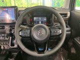 【純正革巻きステアリング】上質な革を使用することで、手にしっかり馴染みとても運転しやすいハンドルです♪
