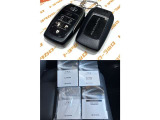 スマートキーはカバンやポケットにキーを入れたままエンジンを掛けられて便利♪/メンテナンスノート、車両本体・ナビマルチメディアの説明書つき!困ったときでも説明書があるので安心です。
