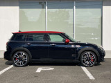 オリジナルサービスもついたMINI自動車保険も取り扱っております。MINI自動車保険にご加入いただくと、万一のトラブルを24時間365日サポートするエマージェンシー・サービスの〈プレミアム〉をご利用いただけます。