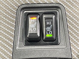 【シートヒーター】寒い日に重宝するシートヒーター!エアコンより早く温まってくれるので寒がりの人も安心ですね♪エアコンの温風は乾燥するから苦手、という方にもをおすすめです。