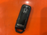 便利なスマートキー。ボタンひとつで開錠できます。