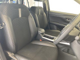 当店は新車ディーラーが運営しておりますのでご購入後は、もちろんディーラーの整備点検を実施し提供いたします。