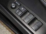 電動格納式ドアミラー・パワーウインドウを装備しています。