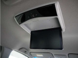 純正11.6インチリア席モニター(VM-185EN)搭載!!ロングドライブや渋滞でも後ろのお子さんが飽きずに過ごせます