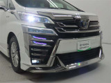 高輝度で点灯速度が速く、しかも消費電力の少ないLEDヘッドライトが装備されています!LEDの明るい光が走行中の視界の確保をサポートして、夜のドライブがより楽しく安全に運転できます♪