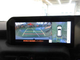 車両を上方から見たような映像をナビ画面に表示するパノラミックビューモニターです。