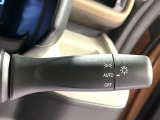 【オートライト】周りの明るさに応じて自動でヘッドライトの点灯・消灯ができる機能です!ライトの付け忘れ・消し忘れなどが無くなり、雨の日や夕方の走行も安心!トンネル通過時も便利ですね♪