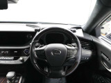 各操作スイッチなどもハンドルから手を放すことなく操作可能で安全運転に支援いたします!