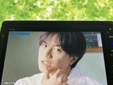 画面でテレビ映像を視聴でき、停車中の待ち時間や休憩時に車内で楽しめます。見やすいサイズのディスプレイで、同乗者と過ごす時間をより充実させてくれる装備です。