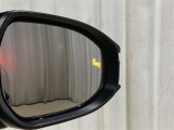 【ブラインドスポットモニター】ドアミラーでは確認しにくい後側方エリアに存在する車両をLEDインジケーターが点灯して教えてくれます☆