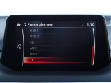 【マツダコネクト】ラジオ・テレビ/Bluetoothオーディオ、その他アプリケーションなどの機能で楽しむことができます。