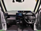 見易い計器類と運転し易いドライビングポジションは、視角も少なく前方&左右の見切りが良く運転し易いクルマです