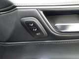 シートポジションメモリー付。運転席に、2名分のシートポジションを記憶・再現します。ドライバー交代の際に便利です!