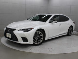 LEXUS(レクサス)ブランドのフラッグシップセダン「LS」です。