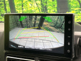 【バックカメラ】駐車時に後方がリアルタイム映像で確認できます。大型商業施設や立体駐車場での駐車時や、夜間のバック時に大活躍!運転スキルに関わらず、今や必須となった装備のひとつです!