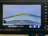 【バックカメラ】運転が苦手な方も車庫入れラクラクです!ギアをリバースに入れれば自動的に切り換わりますので、面倒な操作は不要です♪狭い駐車場もお車を傷つけず安心ですね!