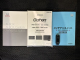 スマートキーは鍵をバッグに入れたままでもドアロックの開閉やエンジンのON・OFFができます。夜間や雨の日も鍵を探さなくて良いので便利です。