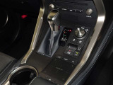 電動パーキングブレーキ・ブレーキホールドを装備してます。ホールド機能は信号待ちが多い一般道で疲労軽減になり、大好評です!