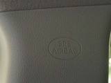 サイドエアバック装備です。