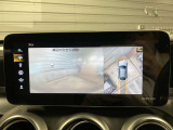 バックカメラにより駐車時の後方確認も楽にできます。