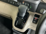 発進時から滑らかに加速する無段階変速のCVTはストップ&ゴーの多い街の中も快適です