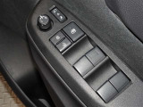 電動格納式ドアミラー・パワーウインドウを装備しています。