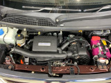 コンパクトなエンジンルームで、室内空間を確保しています。ホンダのMM思想(マンマキシマム・メカミニマム)は今でも受け継がれています。