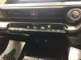 【オートエアコン】風量や吹き出し口を調整し、設定した温度に自動的に保ってくれる制御が付いているので、いつでも快適に過ごせます。
