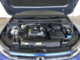 低燃費の1.0TSI(1000ccのターボチャージャー付)エンジンを搭載しています。街中から高速道路まで軽快に走ります・排気量が少ないので毎年の自動車税のご負担も少ないです。