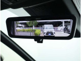 デジタルインナーミラー装備!車両後方のカメラの映像をデジタル補正で視認性を向上させてインナーミラー内に表示します♪視界を遮るものがなく、後席に同乗者がいても後方を確認しやすく安心です♪