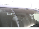 アイサイトVer.3搭載。プリクラッシュブレーキや車線逸脱警報、誤発進抑制などの機能が充実した運転支援システムです。全車速追従機能付きクルーズコントロールも備え、快適で安全なドライブをサポートします。