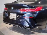 どっしりとしたバンパー下部のデザインはBMWの高級感を際立たせると共にスポーティーさを演出しております。