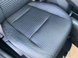 運転席シート座面の状態