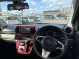 見通しのよいすっきりとした視界で、誰でも運転しやすいです。運転のしやすさは疲れにくさにも繋がりますよ♪