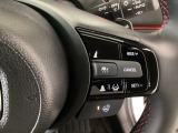 【アダプティブ・クルーズ・コントロール】予め設定した車速内でクルマが自動的に加減速。 前走車との適切な車間距離を維持しながら追従走行し、高速道路でのドライバーの疲労を軽減してくれる嬉しい機能付♪