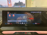 i-Drive 純正HDDナビゲーション Bluetooth接続でスマートフォンとリンクし音楽を楽しんだり、ハンズフリー通話ができます。Apple Car Playに対応。グーグルマップやアマゾンミュージックがご利用可能です。