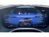 【計器類】人間工学を追及して設計された計器類は、全てのモデルに共通の思想をもとに設計されています。昼夜を問わず見やすく確認しやすいため、安全に運転できます。