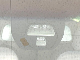 【シティブレーキアクティブシステム】低速走行中に前方の車両等を認識し、衝突しそうな時は警報とブレーキで衝突回避と被害軽減をアシスト。より安全にドライブをお楽しみいただけます。